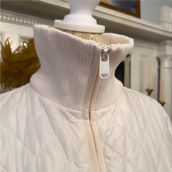 ATHLETA Mendocino Quilted Belted Light Puffer Coat Color Magnolia White Size XS - Picture 12 of 16